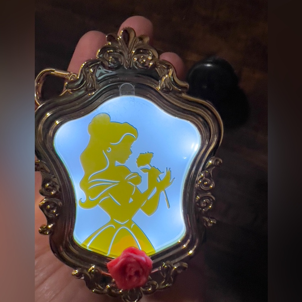 BBW pocket bac holder Gold Framed Disney Princess Belle Silhouette-NWT